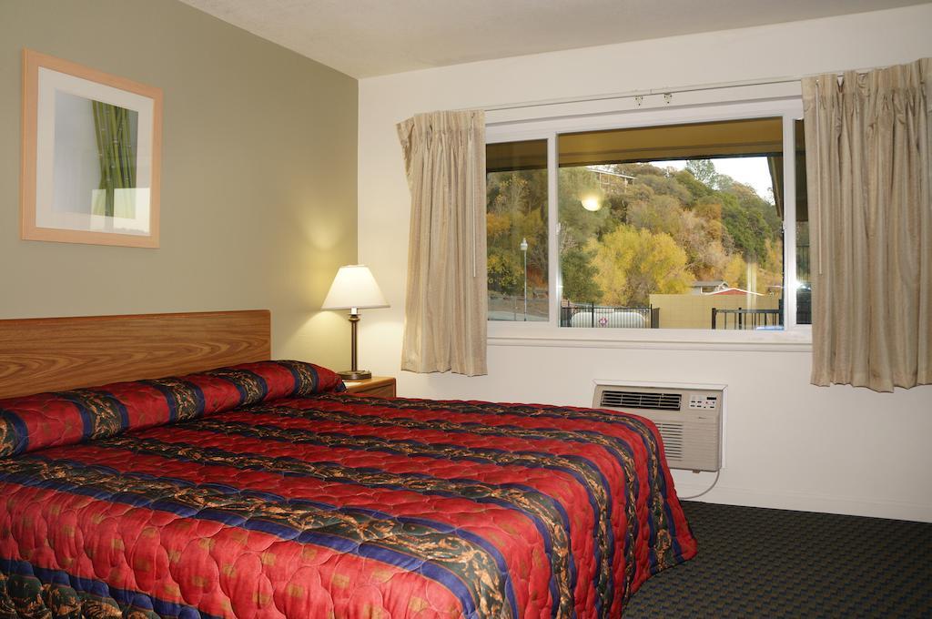 Lake Marina Inn Clearlake Oaks Habitación foto
